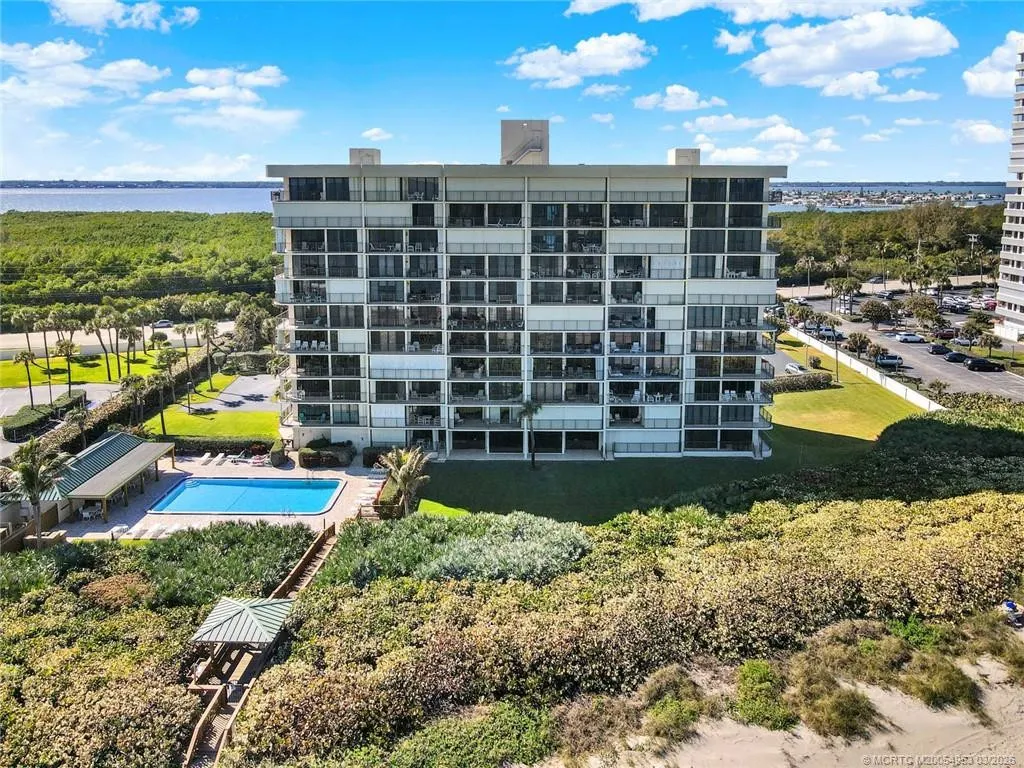 10000 S Ocean Drive #901