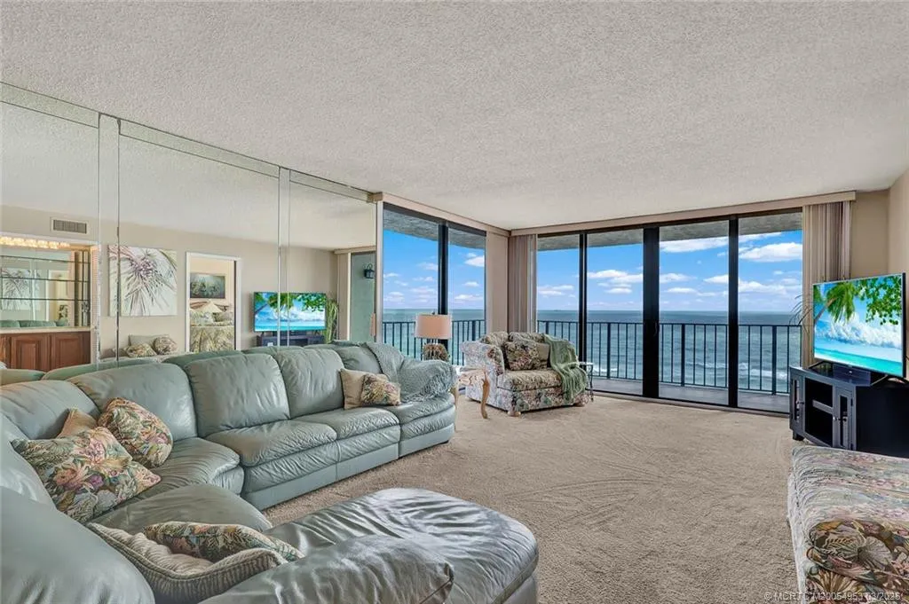 10000 S Ocean Drive #901