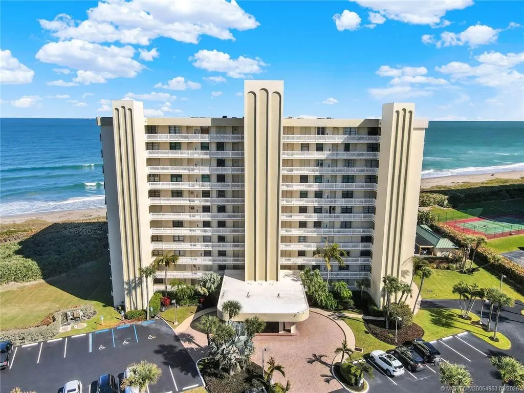 10000 S Ocean Drive #901