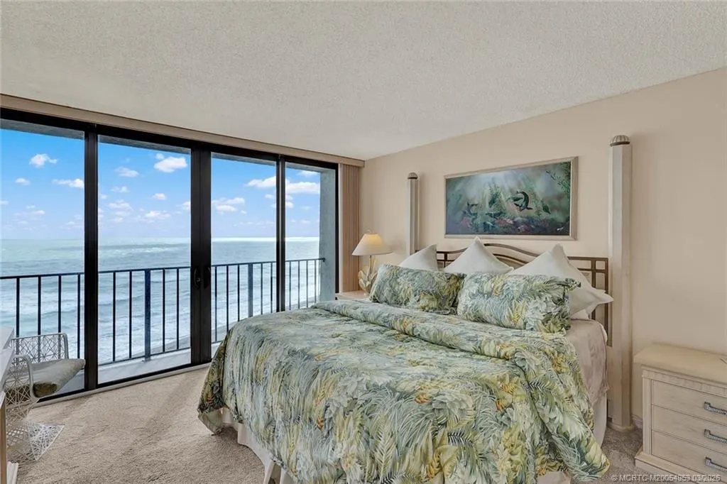 10000 S Ocean Drive #901