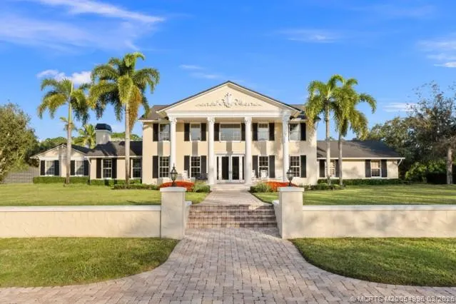 5551 SW Mistletoe Lane
