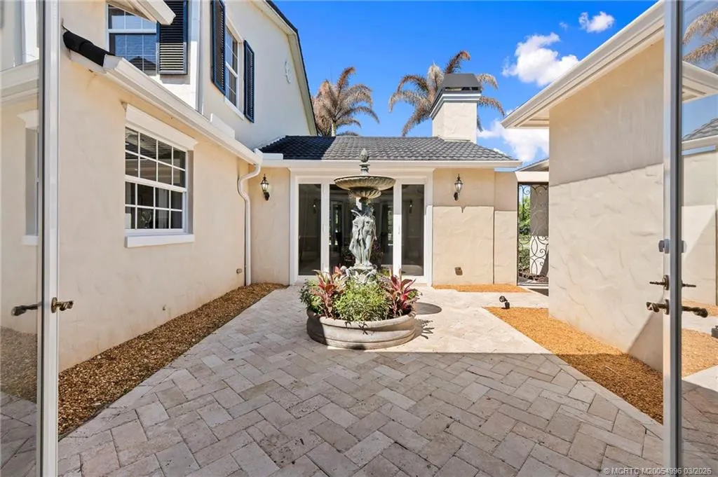 5551 SW Mistletoe Lane