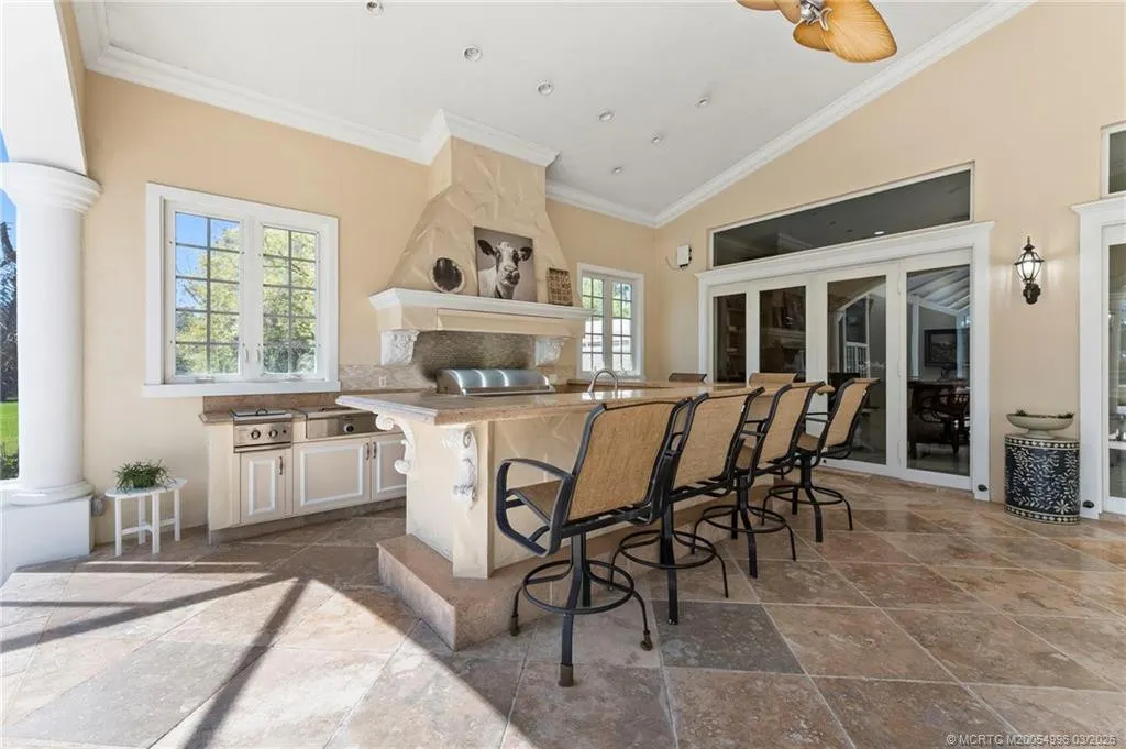 5551 SW Mistletoe Lane