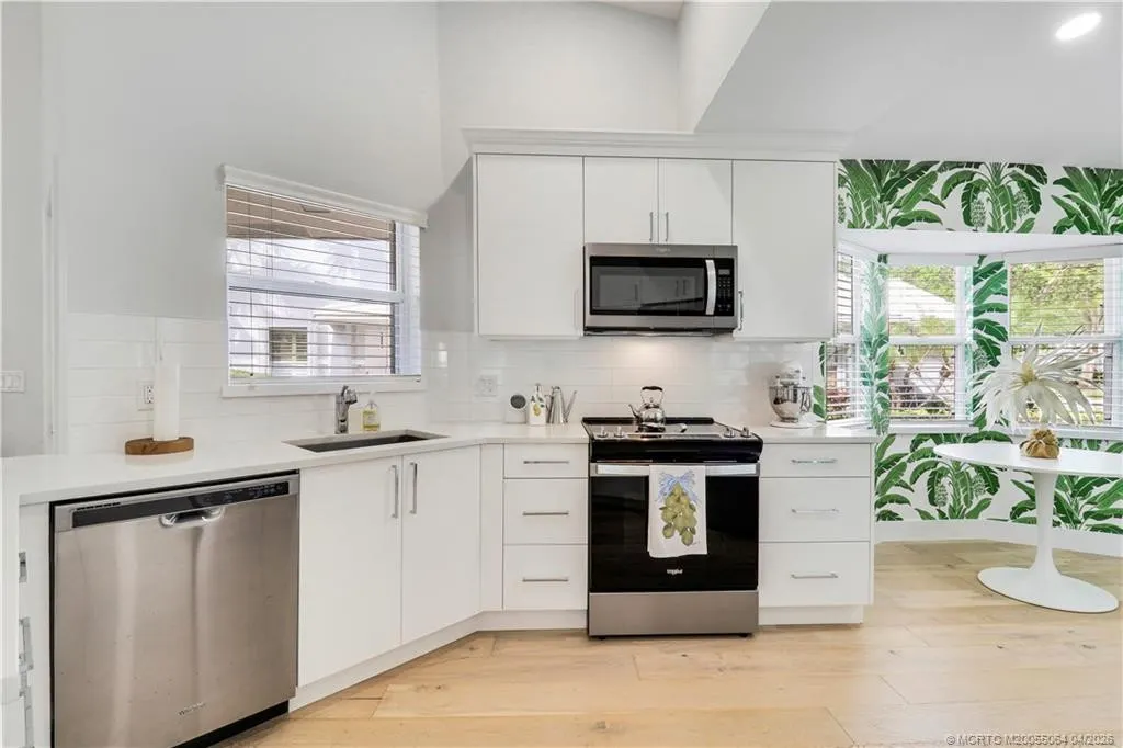 2426 SW Foxpoint Trail