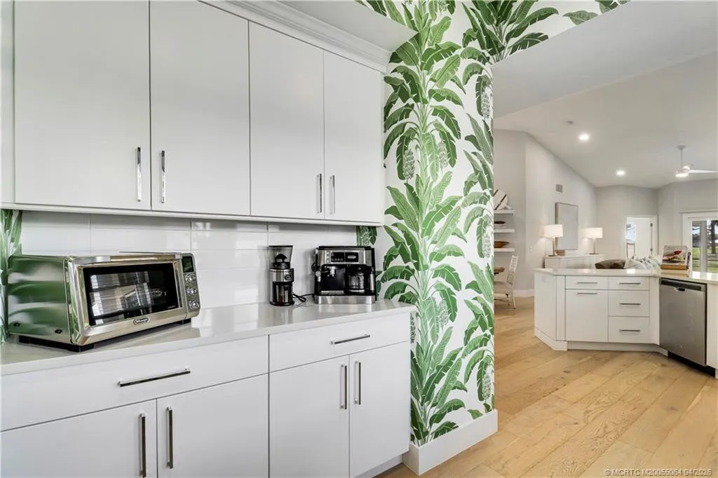 2426 SW Foxpoint Trail