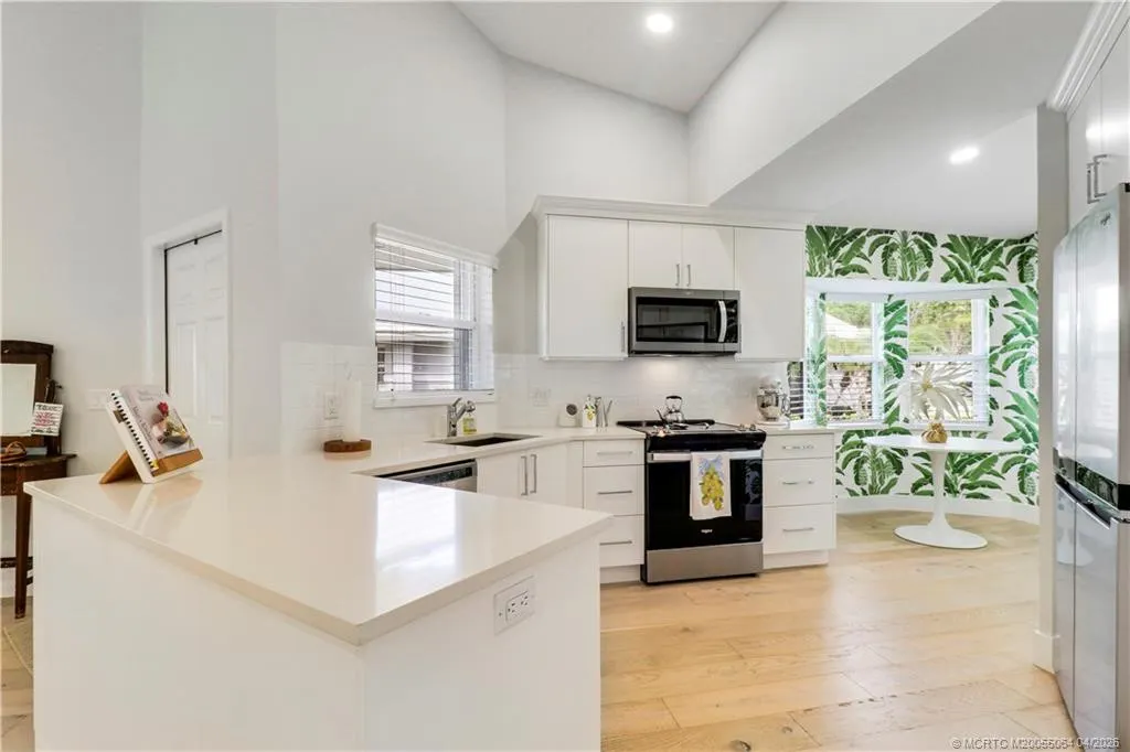 2426 SW Foxpoint Trail