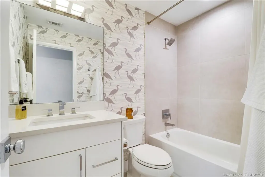 2426 SW Foxpoint Trail