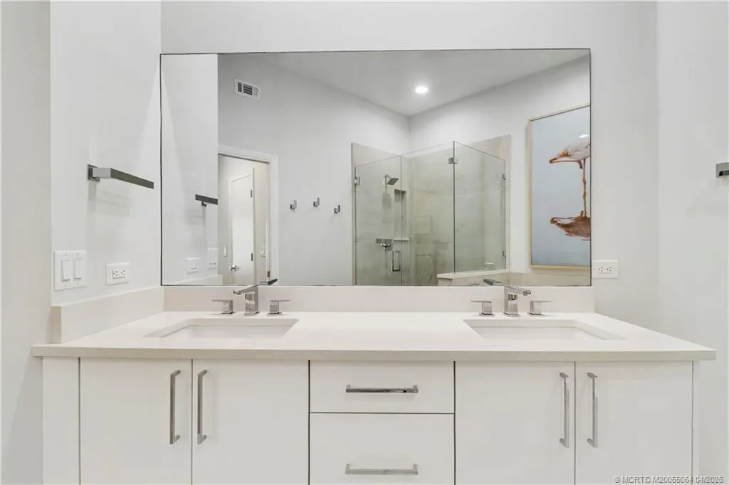 2426 SW Foxpoint Trail