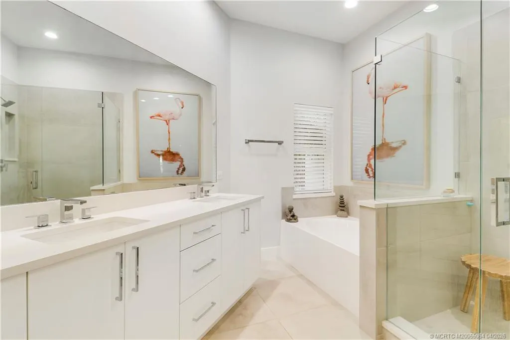 2426 SW Foxpoint Trail