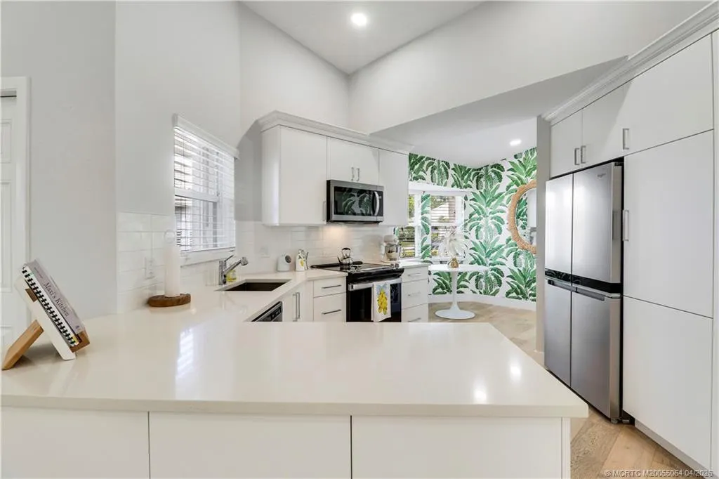 2426 SW Foxpoint Trail