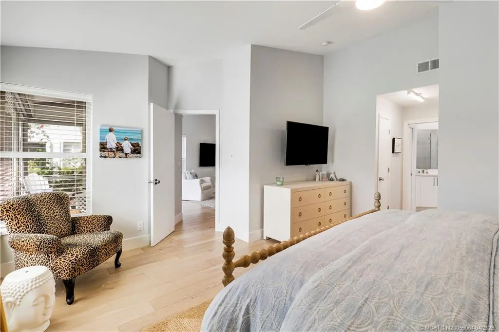 2426 SW Foxpoint Trail