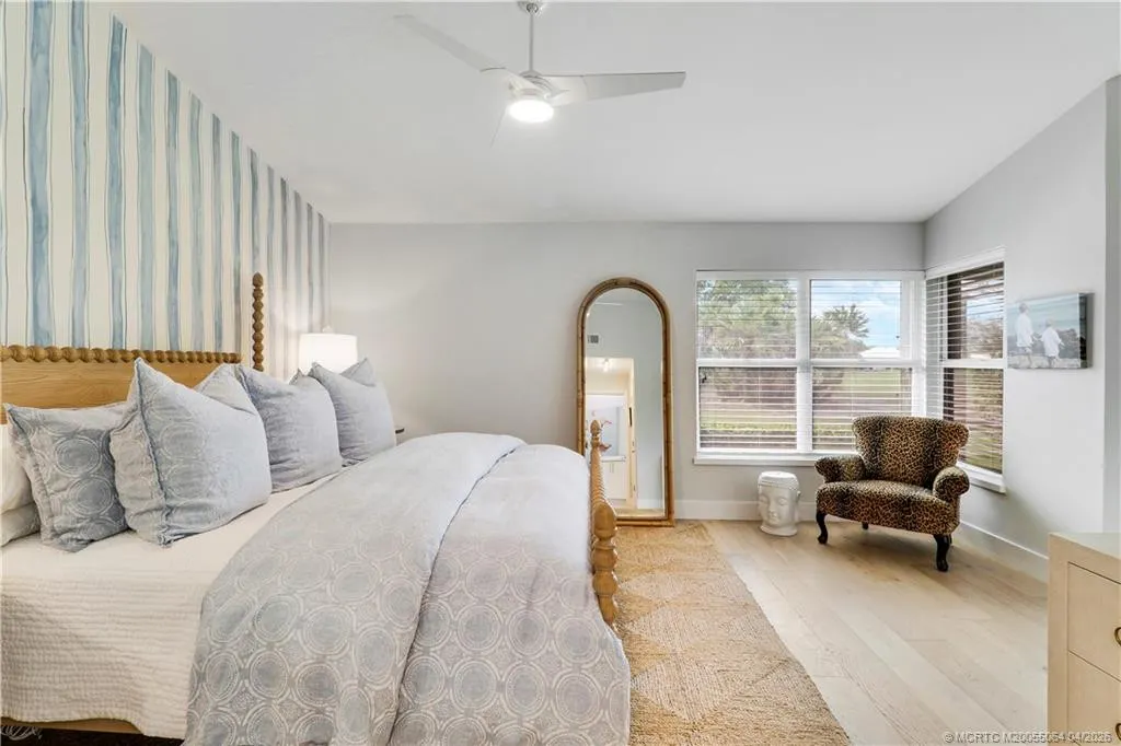 2426 SW Foxpoint Trail