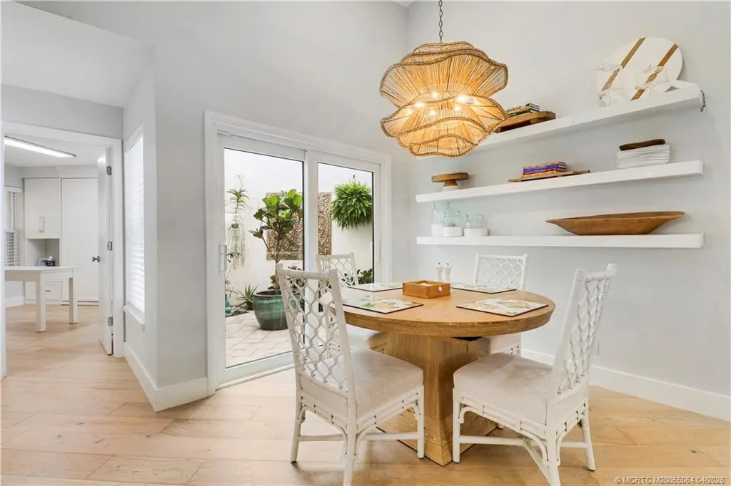2426 SW Foxpoint Trail