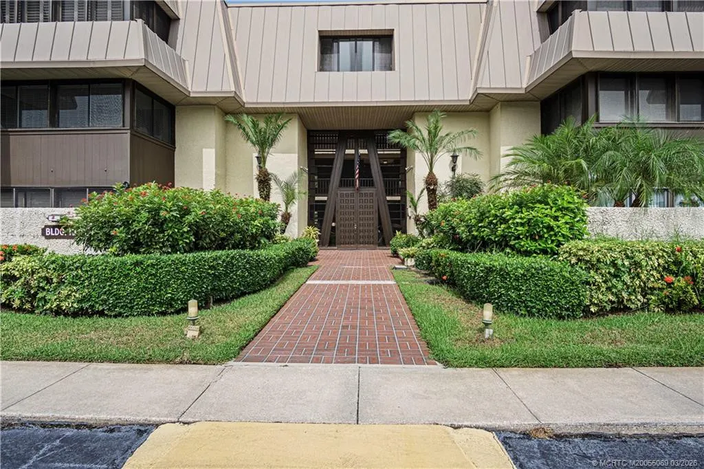 1800 SE Saint Lucie Boulevard #10-201