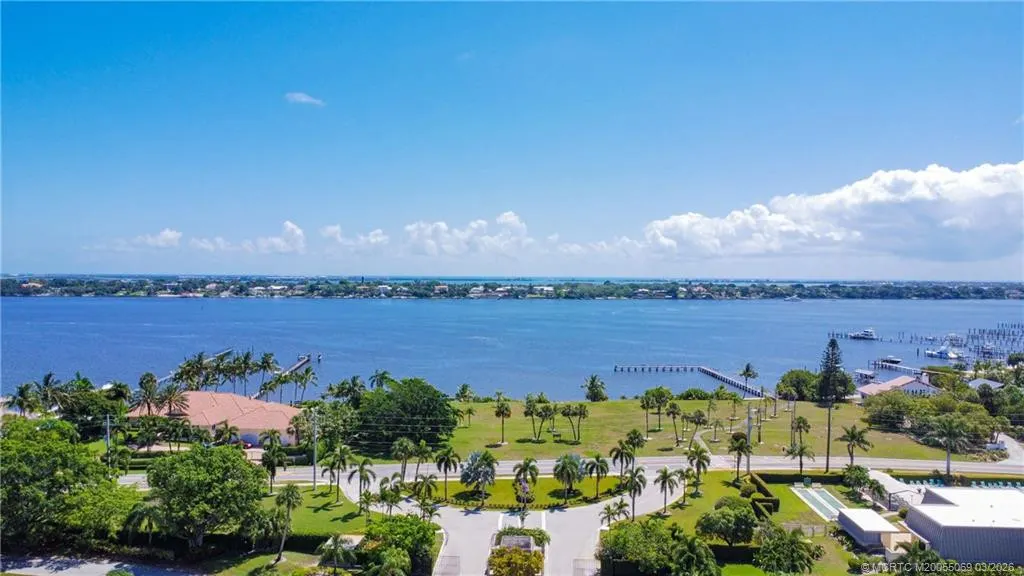 1800 SE Saint Lucie Boulevard #10-201