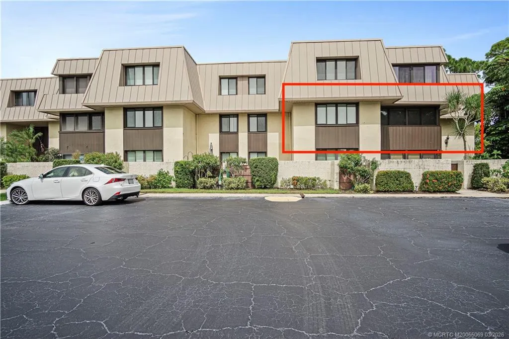 1800 SE Saint Lucie Boulevard #10-201