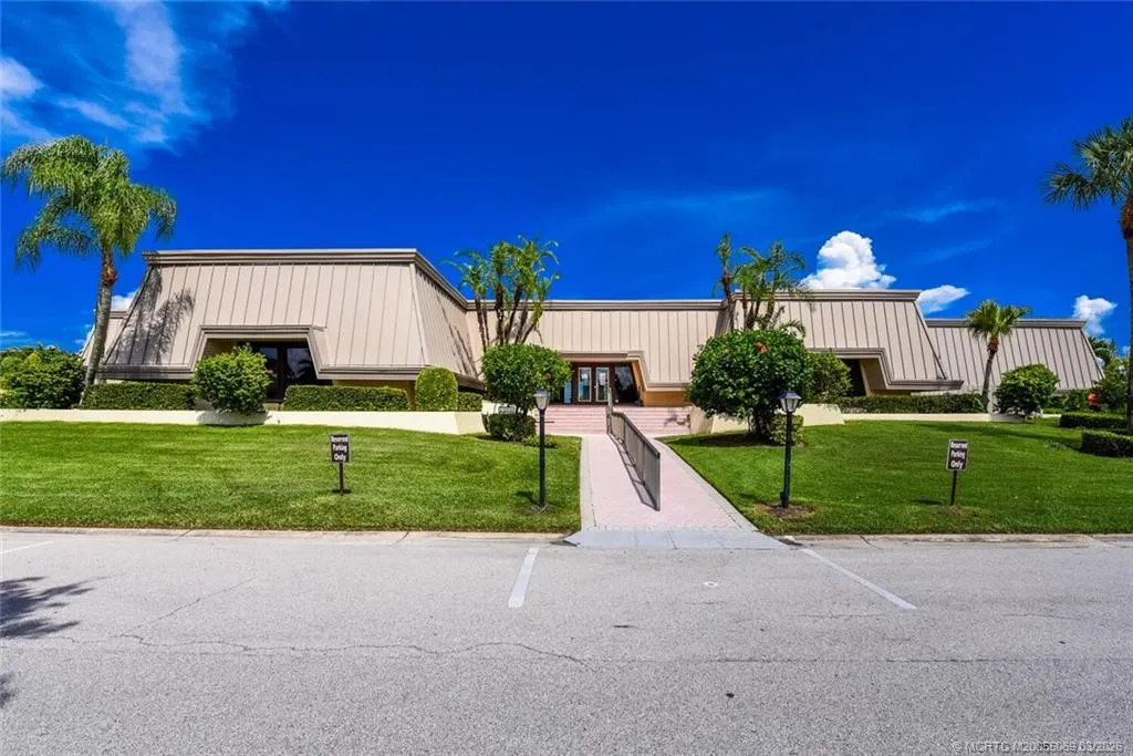1800 SE Saint Lucie Boulevard #10-201
