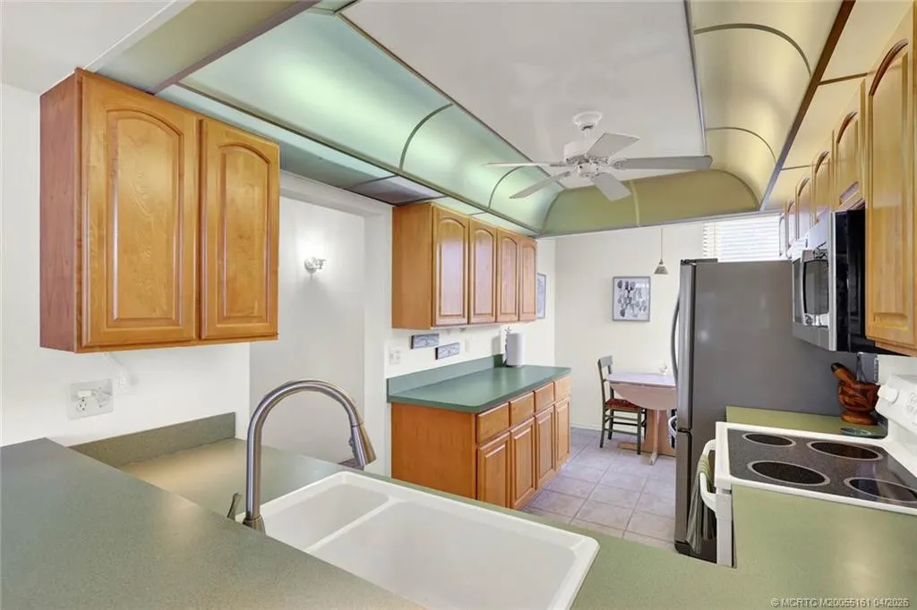 1950 SW Palm City Road #10201