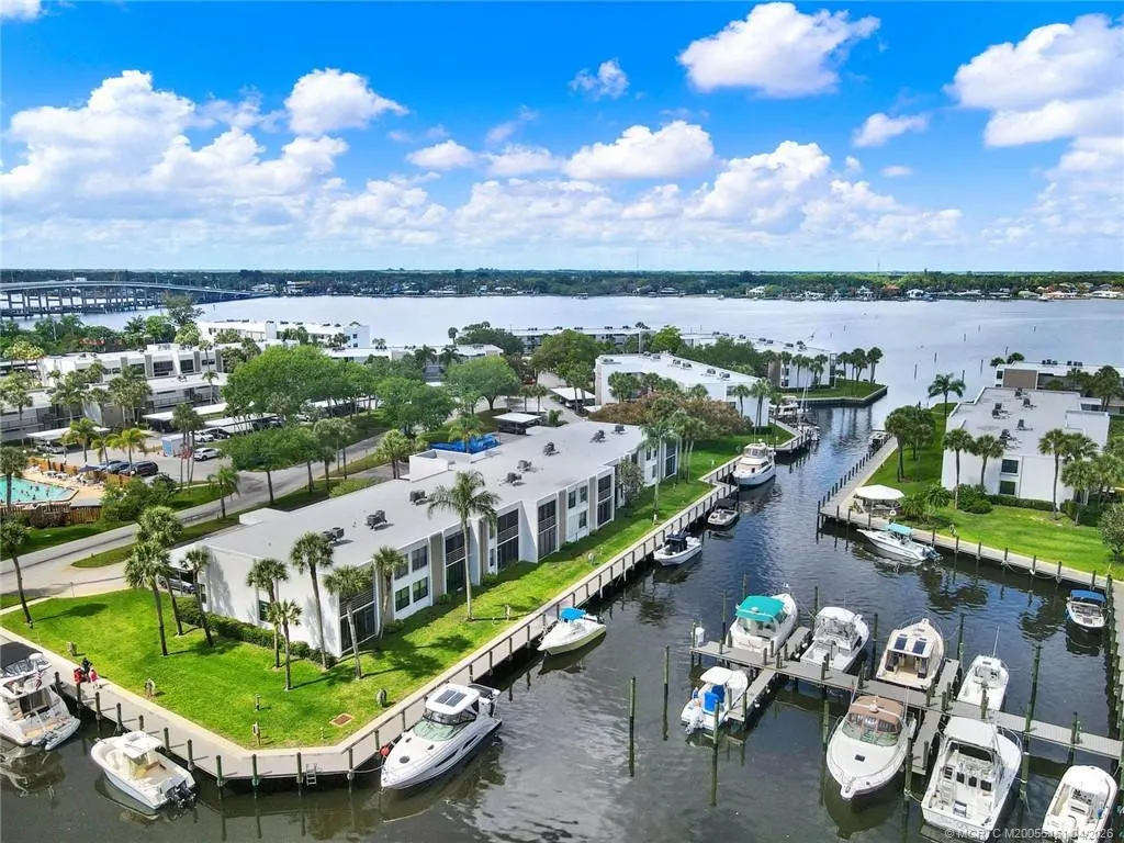 1950 SW Palm City Road #10201