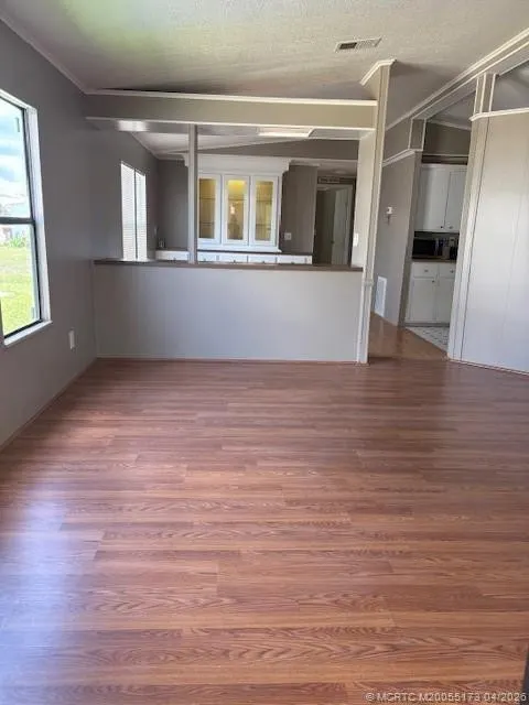 489 Swan Lane
