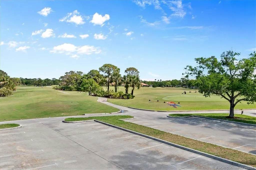 2424 SW Foxpoint Trail