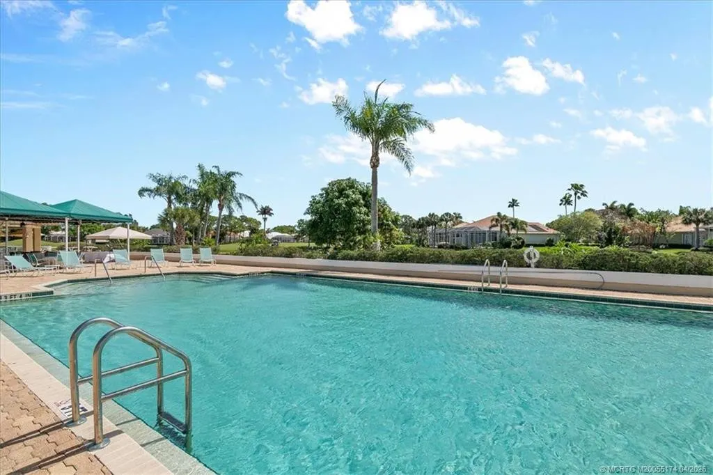 2424 SW Foxpoint Trail