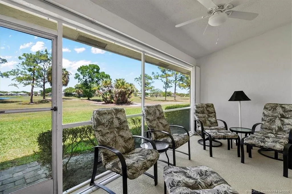 2424 SW Foxpoint Trail