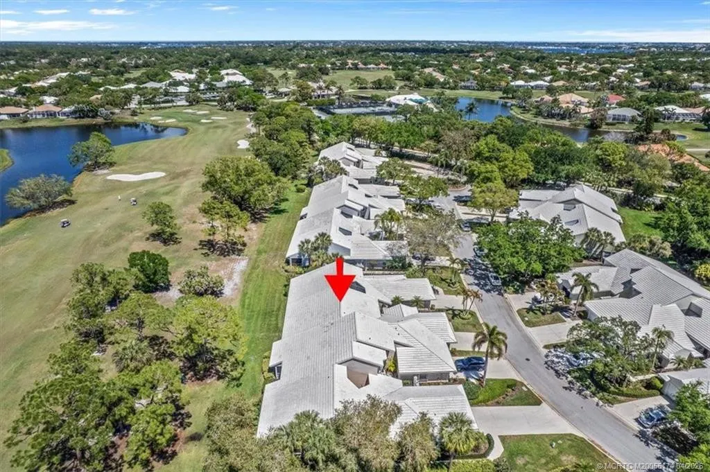 2424 SW Foxpoint Trail