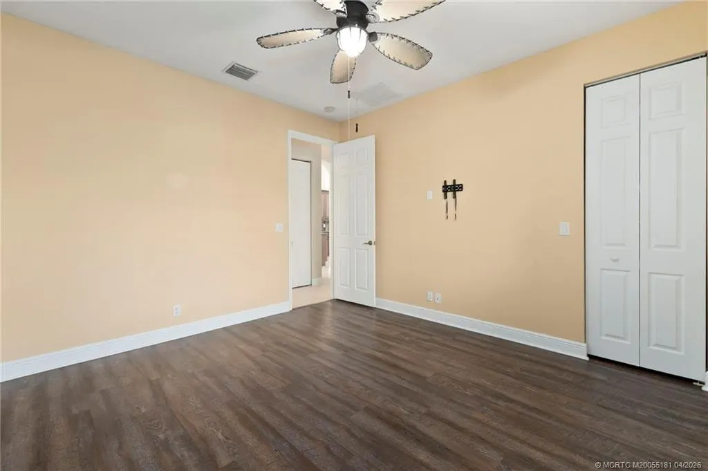 511 SW Squire Johns Lane