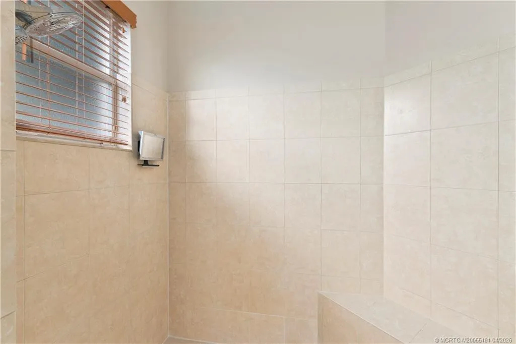 511 SW Squire Johns Lane