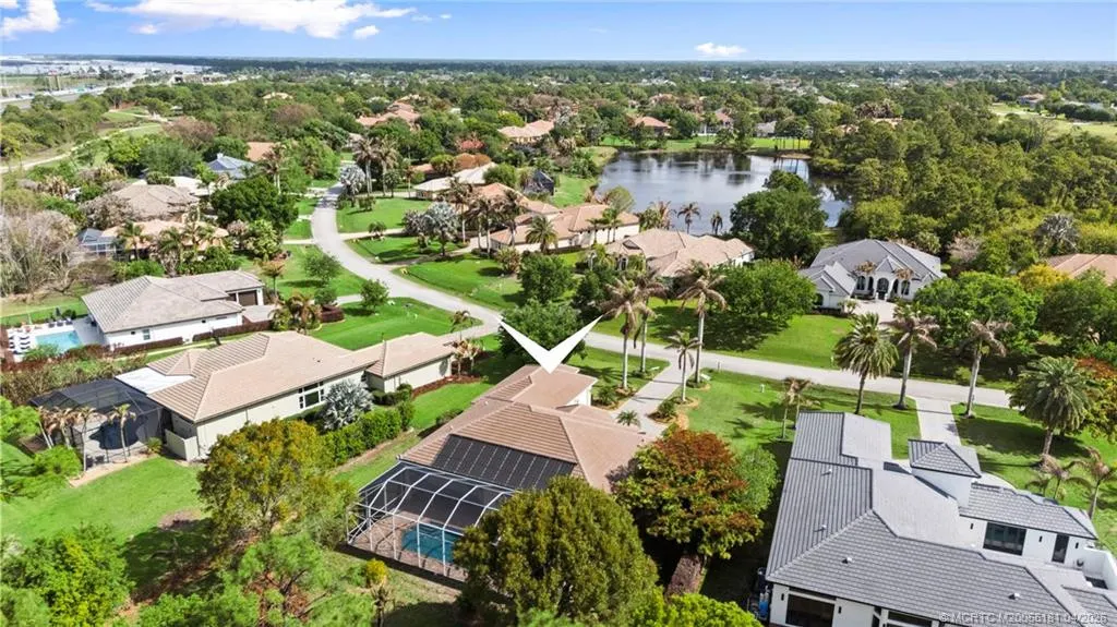 511 SW Squire Johns Lane