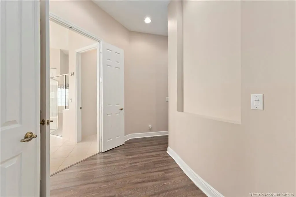 511 SW Squire Johns Lane