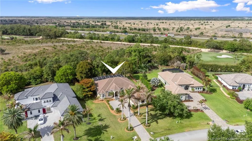 511 SW Squire Johns Lane