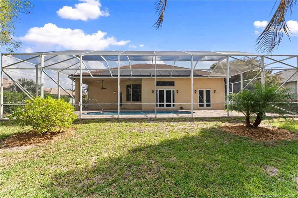 511 SW Squire Johns Lane