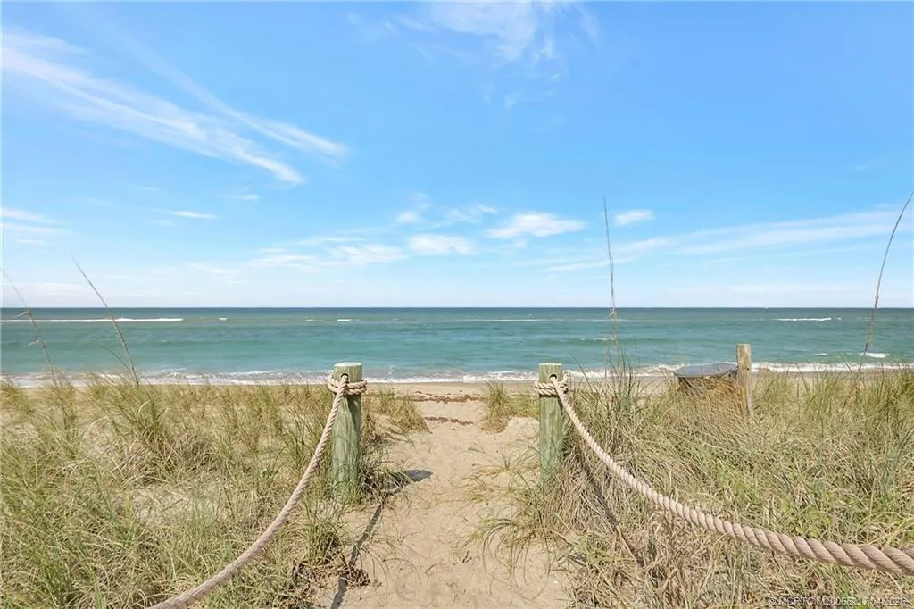 2001 SE Sailfish Point Boulevard #117