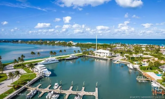 2001 SE Sailfish Point Boulevard #117