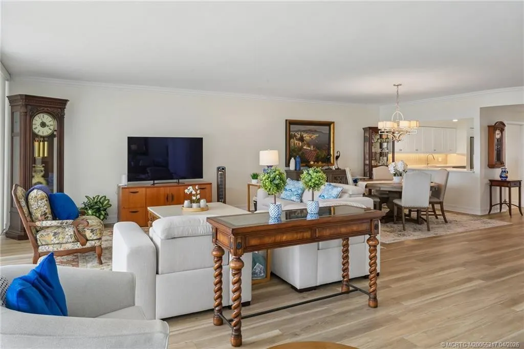 2001 SE Sailfish Point Boulevard #117