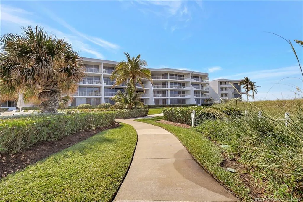 2001 SE Sailfish Point Boulevard #117