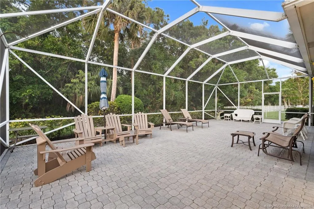 917 SW Blue Stem Way