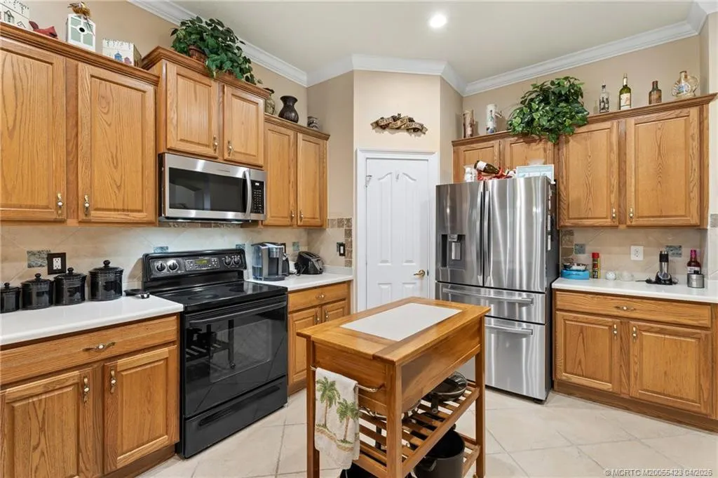 917 SW Blue Stem Way