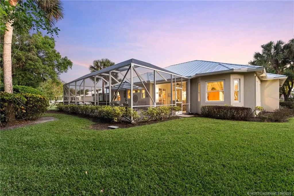 917 SW Blue Stem Way