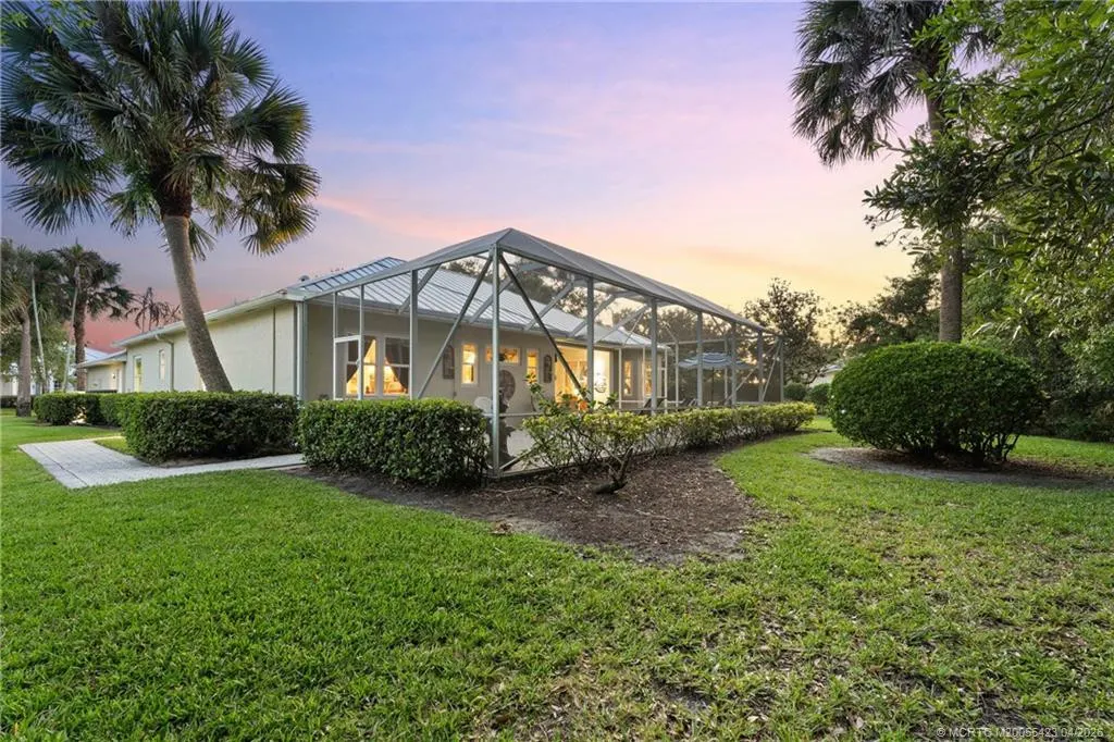 917 SW Blue Stem Way
