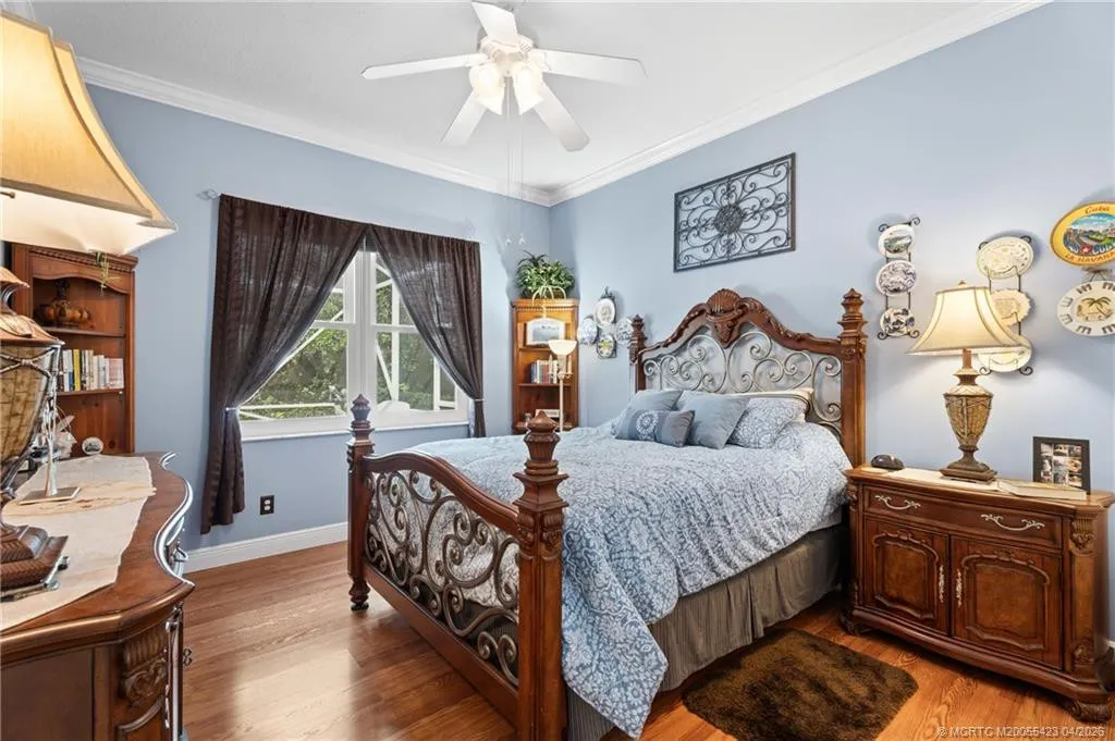 917 SW Blue Stem Way