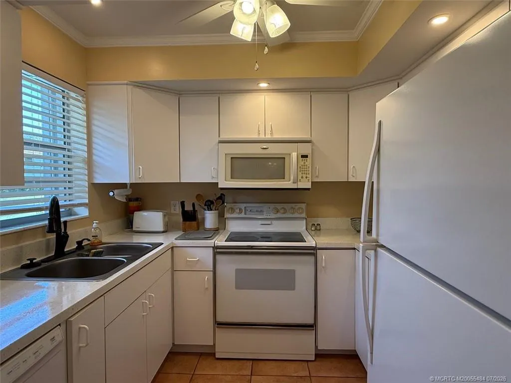 2950 SE Ocean Boulevard #10-2