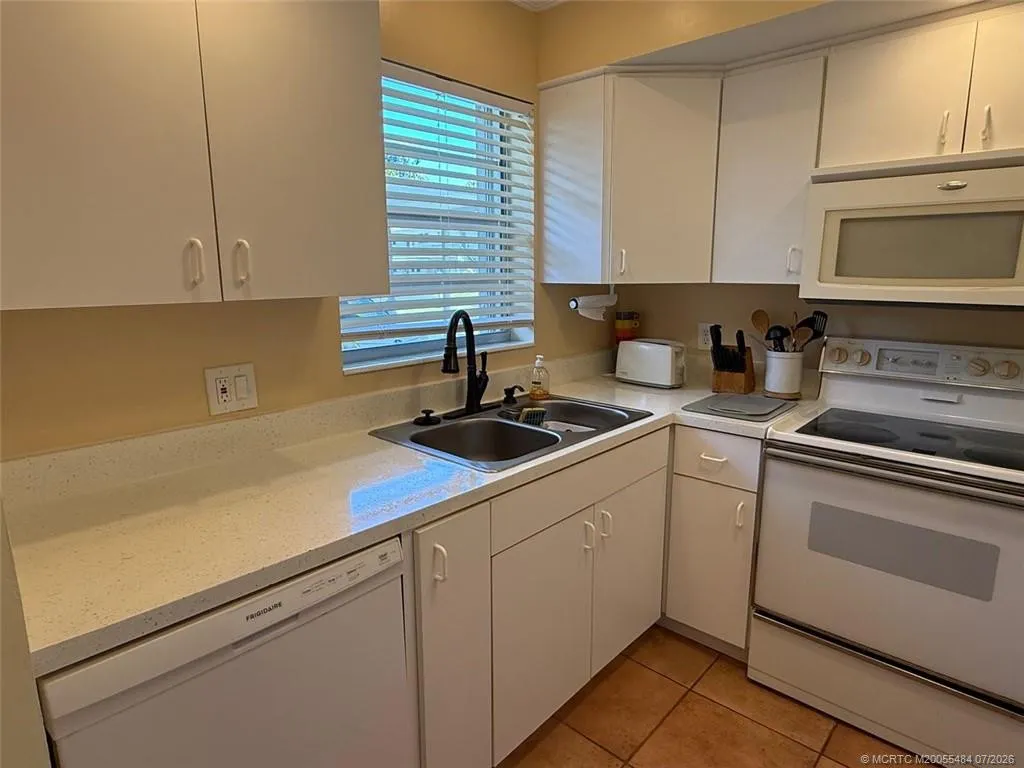 2950 SE Ocean Boulevard #10-2