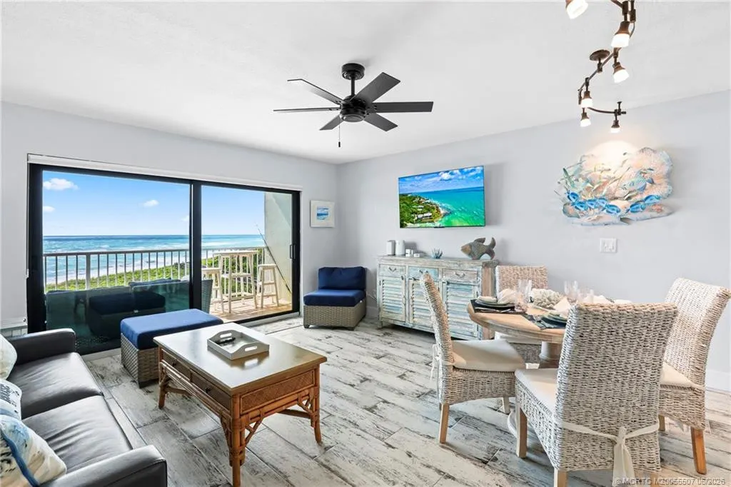 379 NE Tradewind Lane #1306