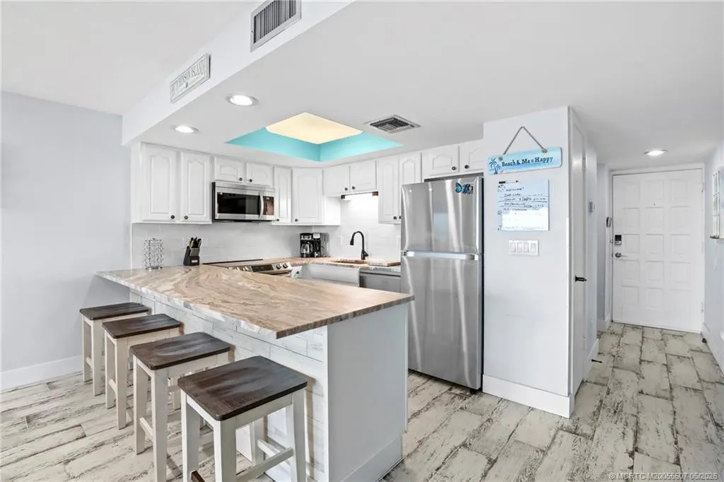 379 NE Tradewind Lane #1306