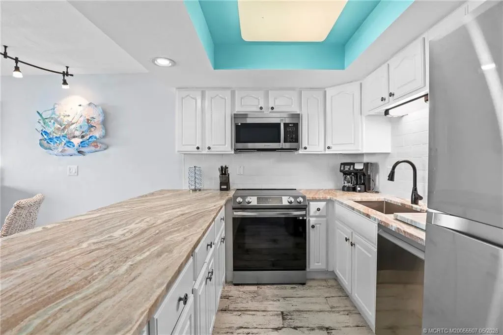379 NE Tradewind Lane #1306