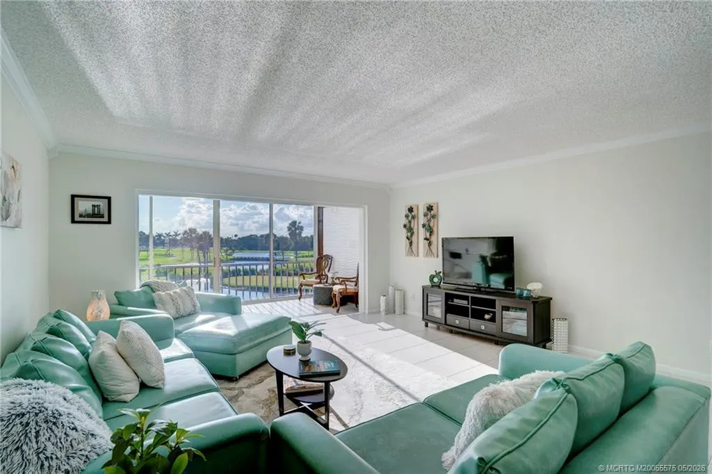 5558 NE Gulfstream Way