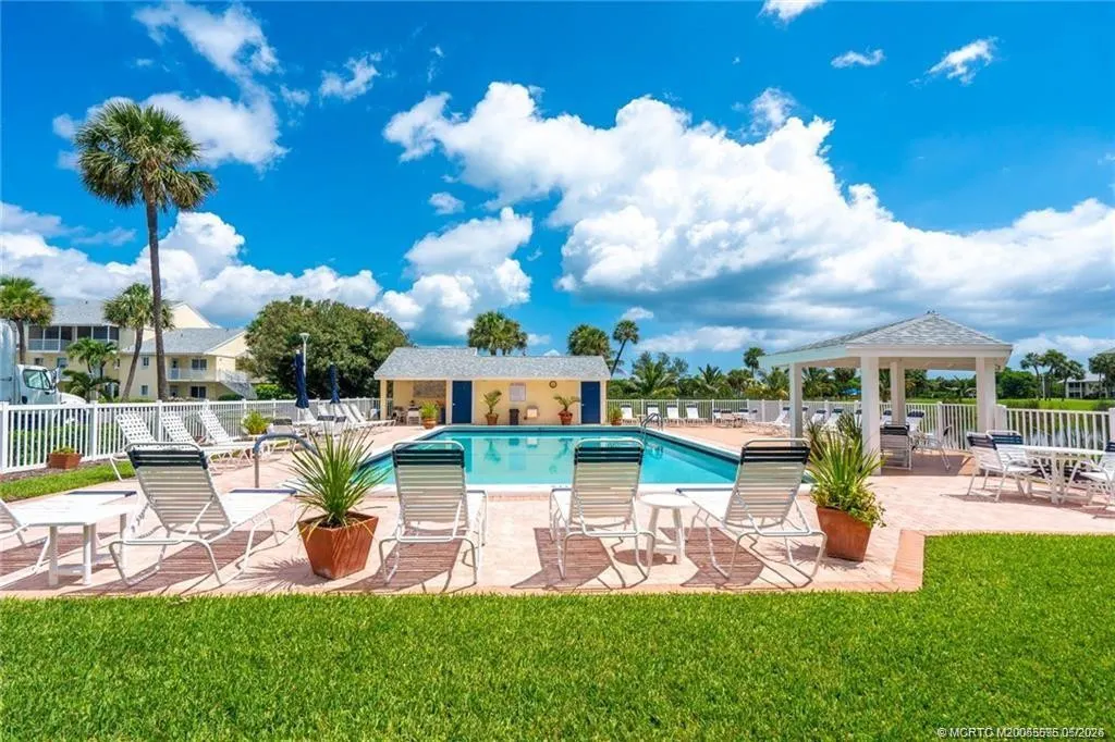 5558 NE Gulfstream Way
